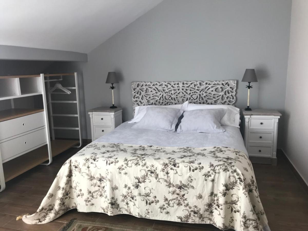 Albus Albi Guest House Colmenar del Arroyo Luaran gambar