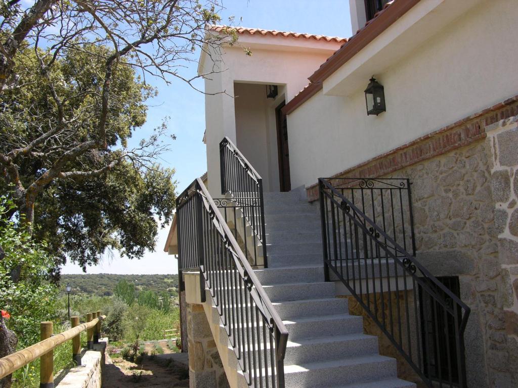 Albus Albi Guest House Colmenar del Arroyo Luaran gambar