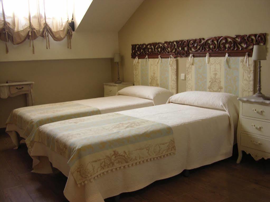 Albus Albi Guest House Colmenar del Arroyo Luaran gambar
